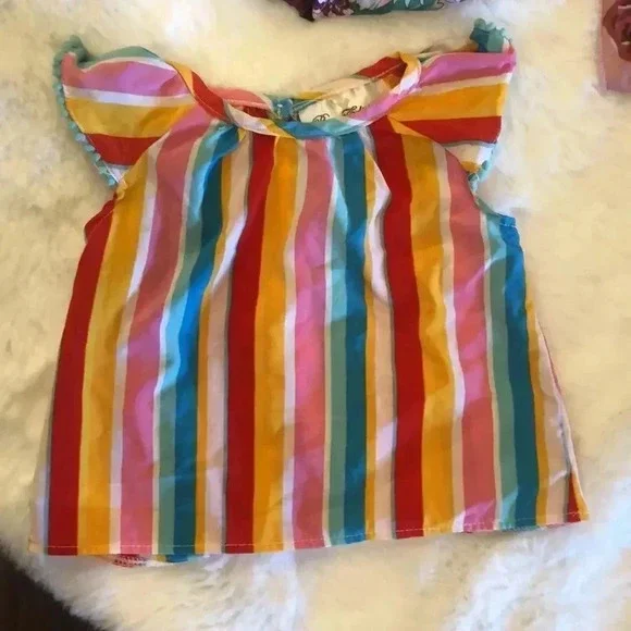 Bundle of 4, three onesies and one cute, Rare Edition top - Picture 5 of 10